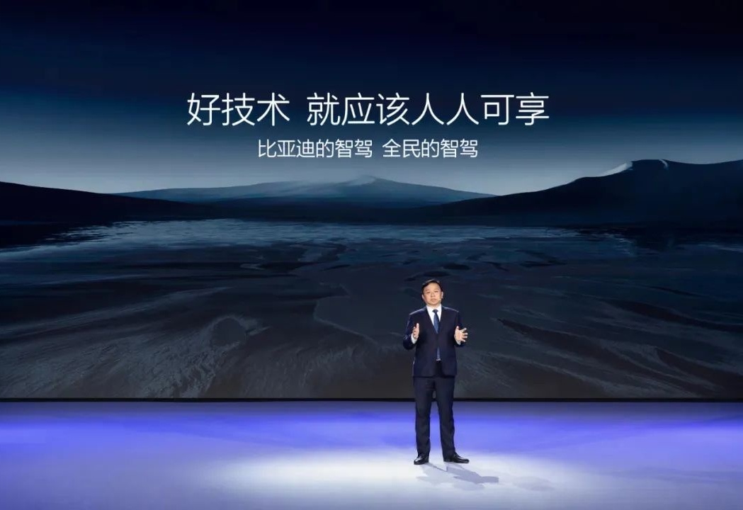 极越公关负责人炮轰雷军,一场关于造车真相的公开对质 极越公关负责人炮轰雷军,一场关于造车真相的公开对质